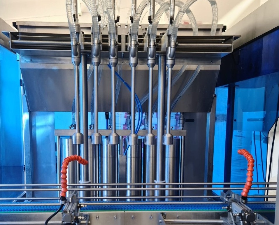 6 NOZULLU VOLUMETRİK DOLUM MAKİNASI